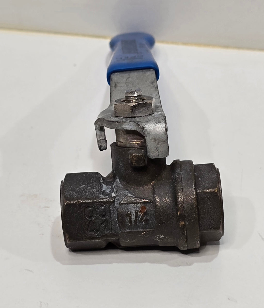 Jamesbury 1/4" Iron Body Ball Valve — PN40 / 500 CWP Threaded