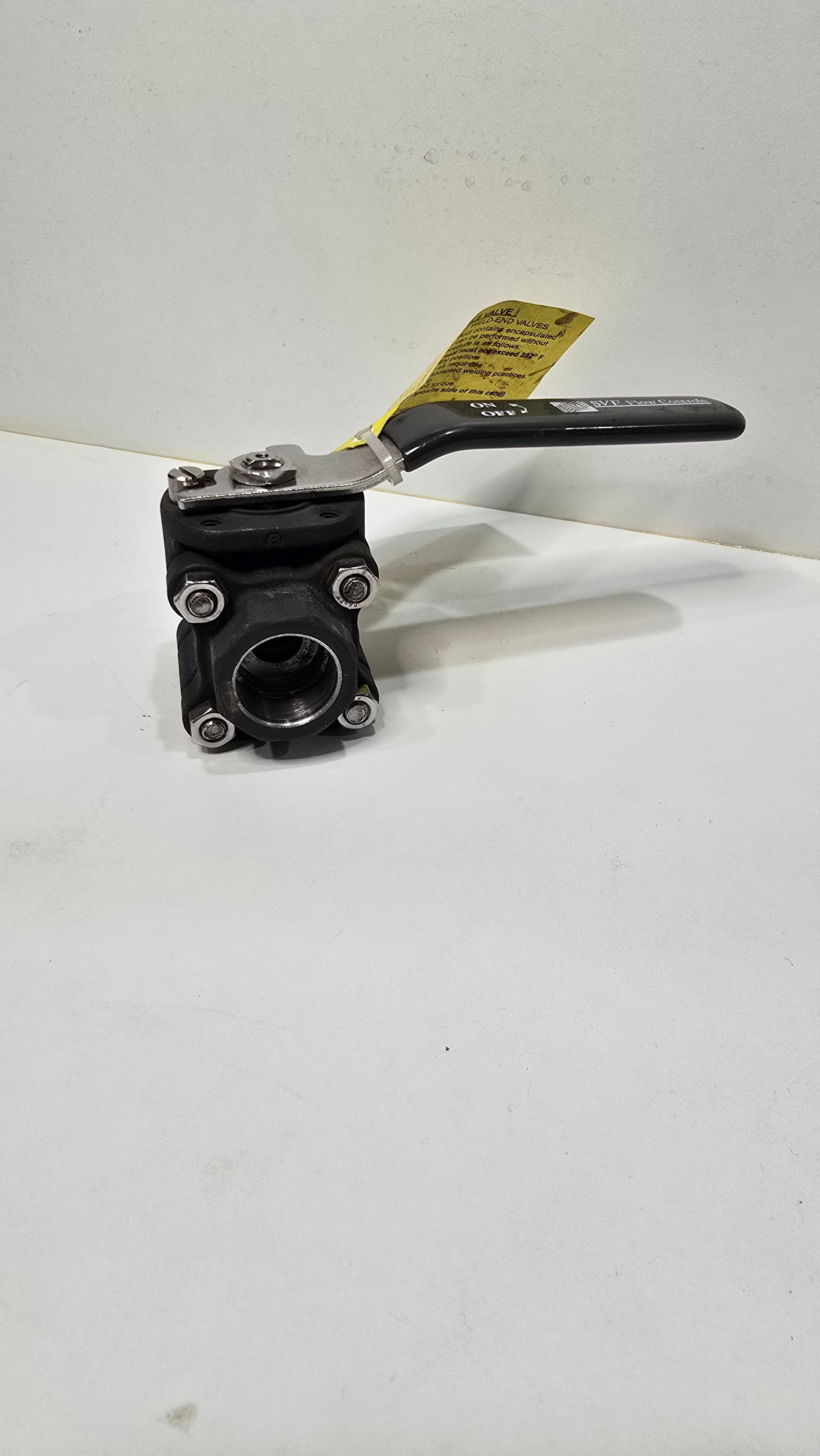 SVF Flow Controls Series 8 1/2" Carbon Steel 3-Piece Ball Valve — Socket Weld SW Sch 40 .850" ID